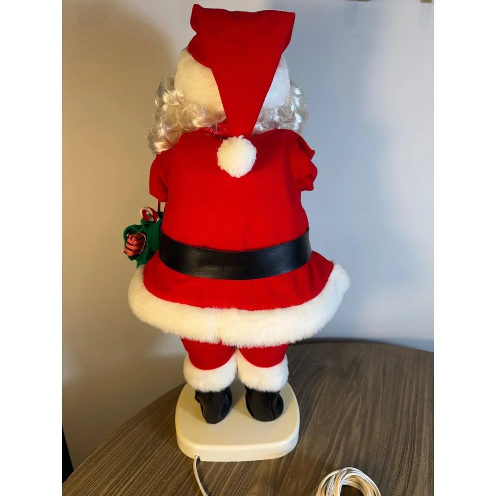 Vintage Rennoc Animated Santa Claus Figure 24